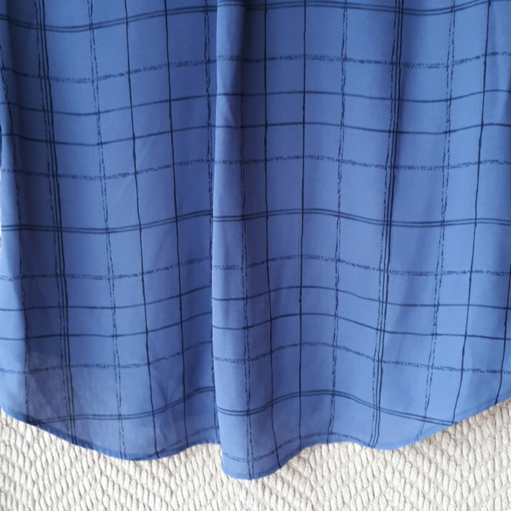 Slouchy blue button down - Picture 4 of 4